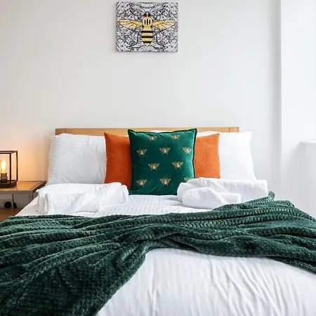 Chic Luxury Apartment Near Old Trafford Stadiums Manchester Exterior photo