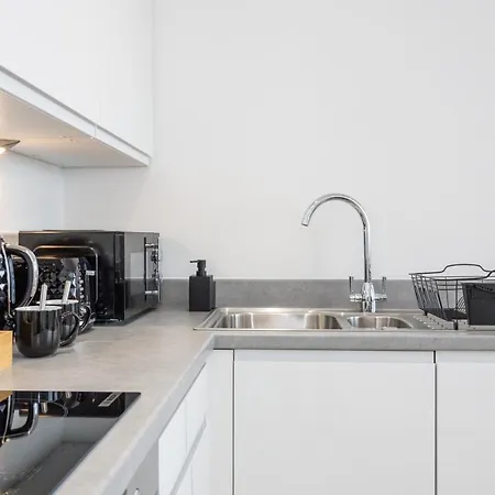 Chic Luxury Apartment Near Old Trafford Stadiums Manchester Exterior photo